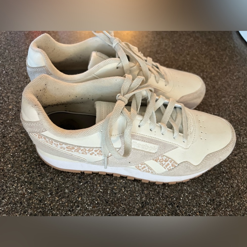 Womens Reebok ortholite sneakers size 9